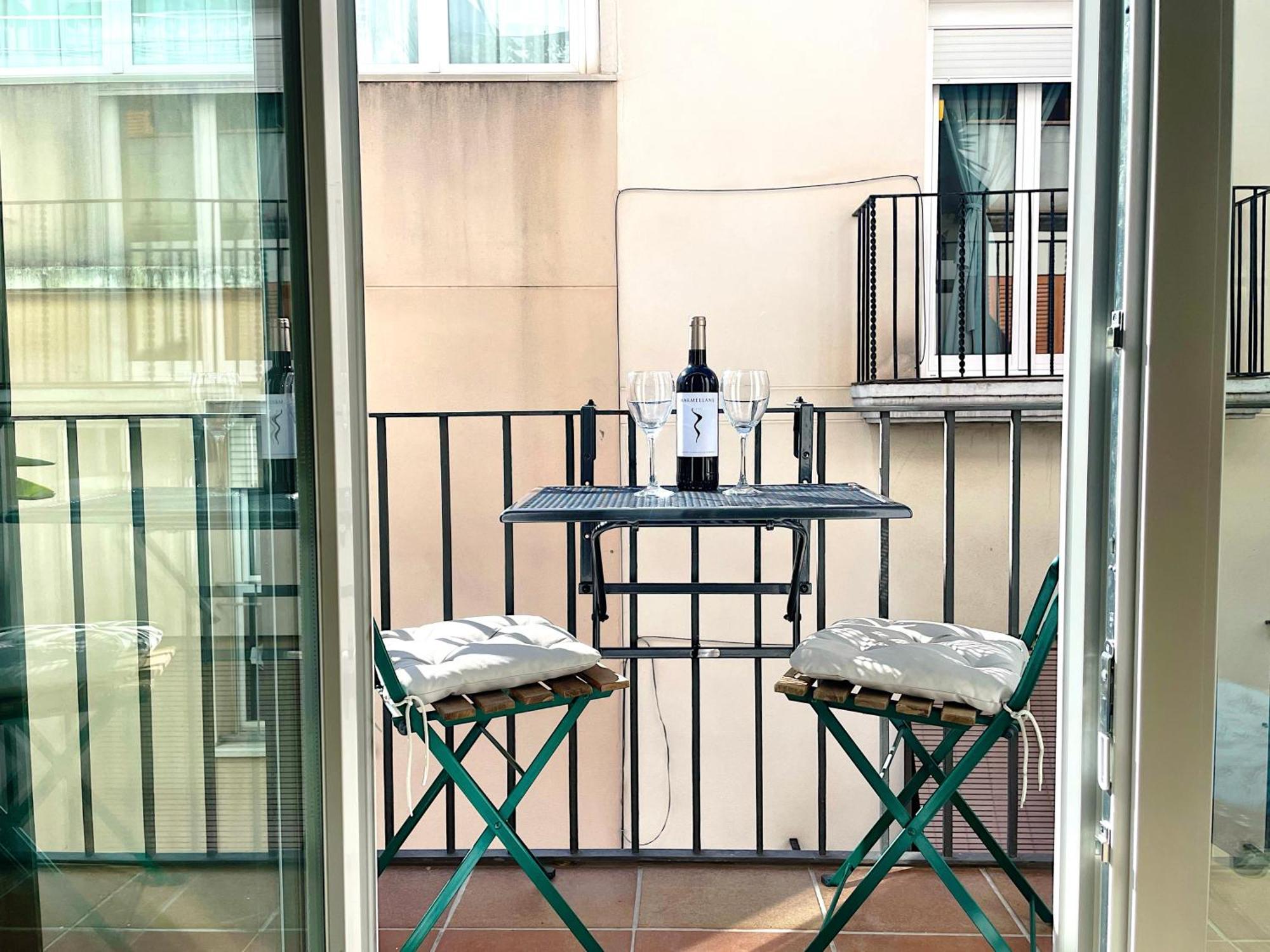 Abbott Apartment - 1 Min From The Beach - 100M2 - Sleeps 8 Σίτζες Εξωτερικό φωτογραφία