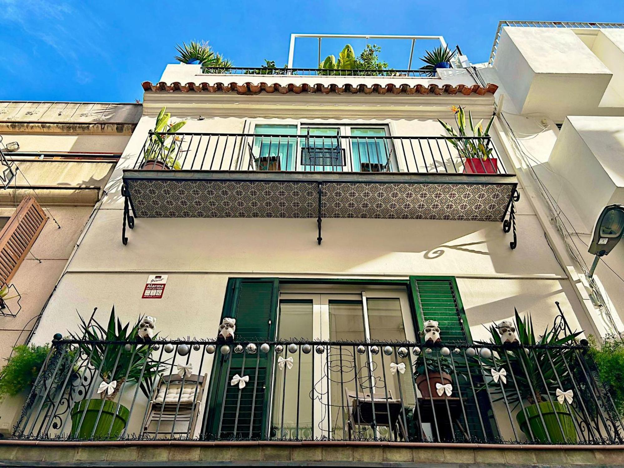Abbott Apartment - 1 Min From The Beach - 100M2 - Sleeps 8 Σίτζες Εξωτερικό φωτογραφία