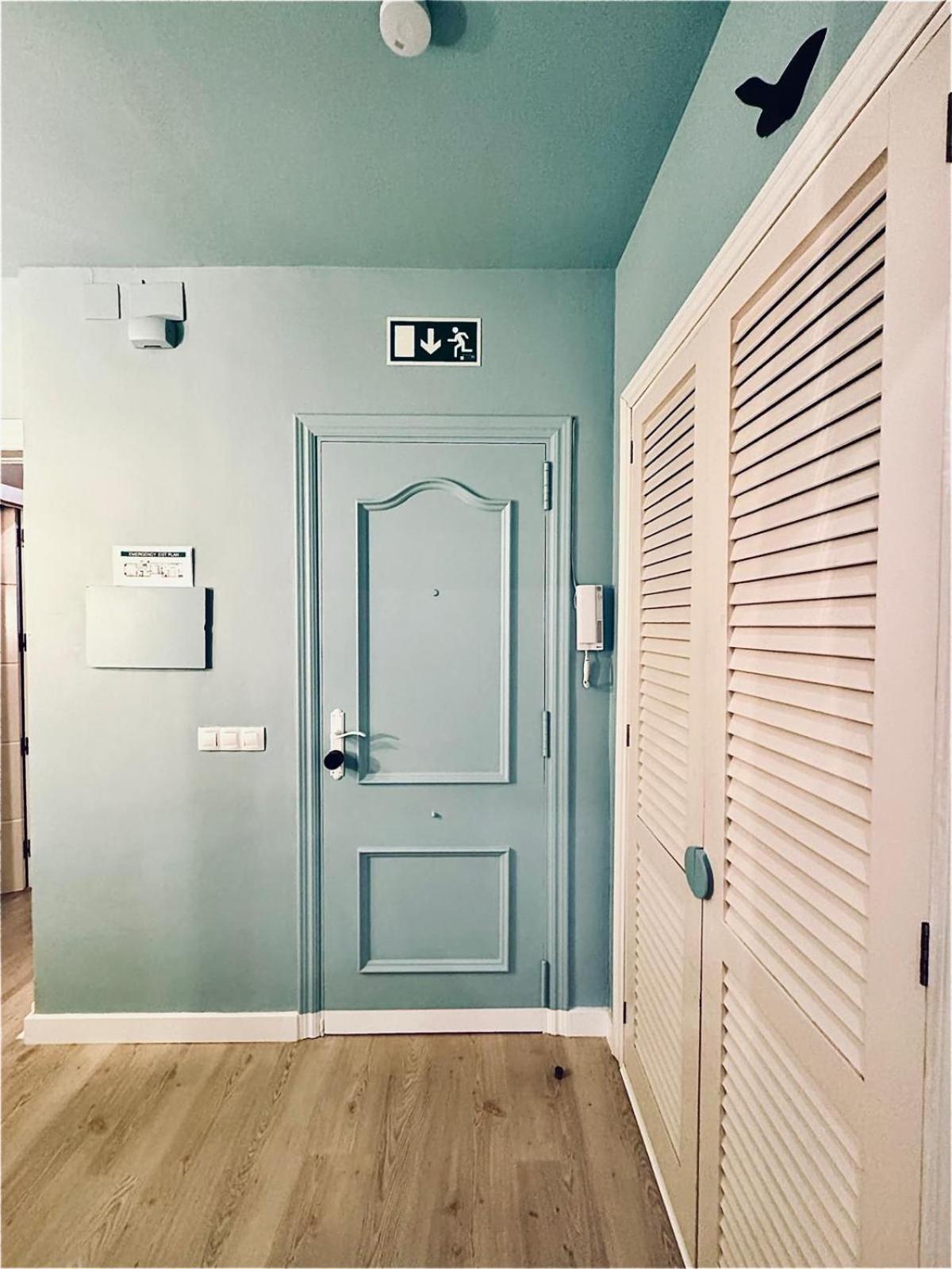Abbott Apartment - 1 Min From The Beach - 100M2 - Sleeps 8 Σίτζες Εξωτερικό φωτογραφία