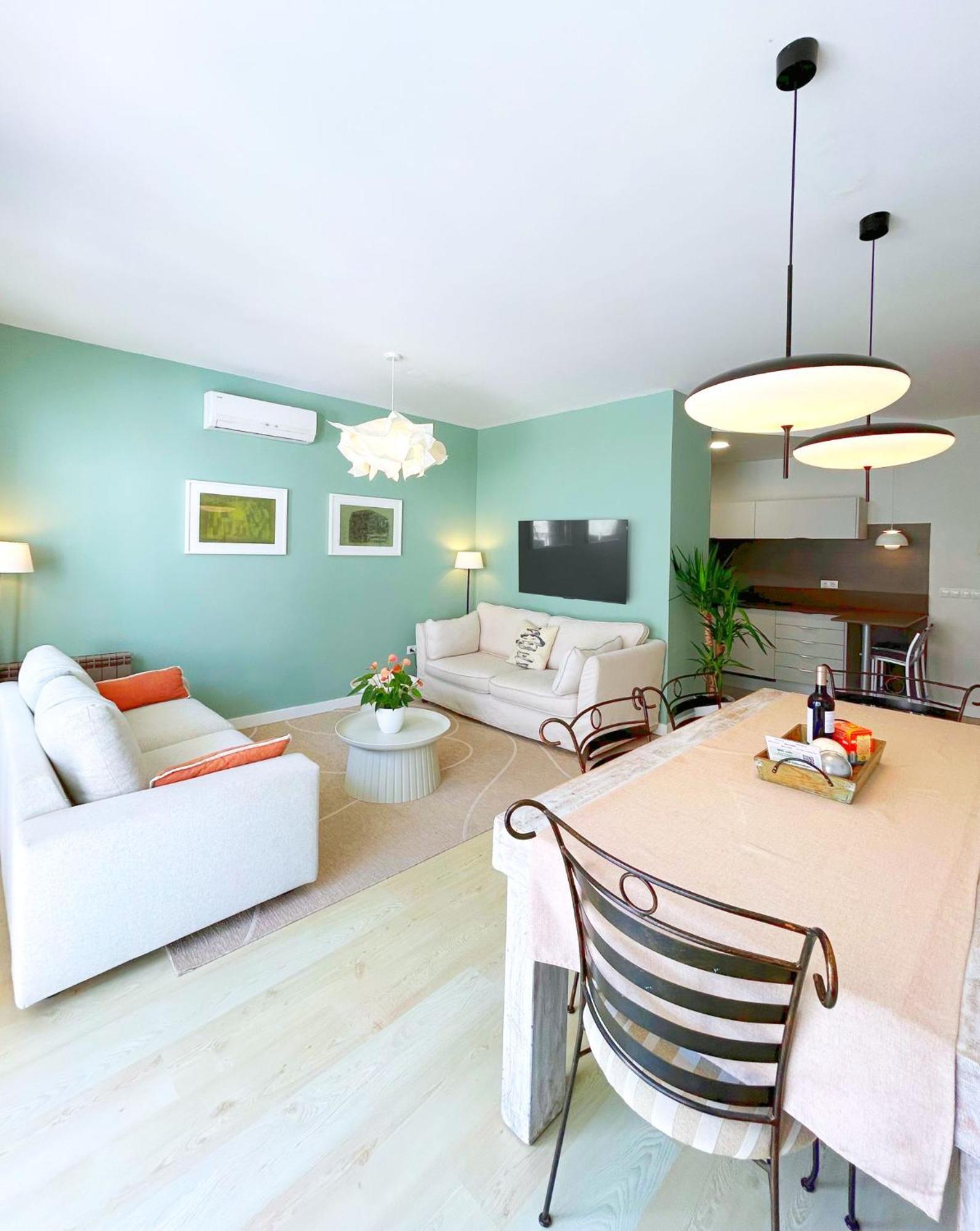 Abbott Apartment - 1 Min From The Beach - 100M2 - Sleeps 8 Σίτζες Εξωτερικό φωτογραφία